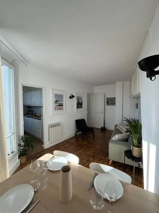 Appartement Parisien:Luminosite, Confort, Mobilite France