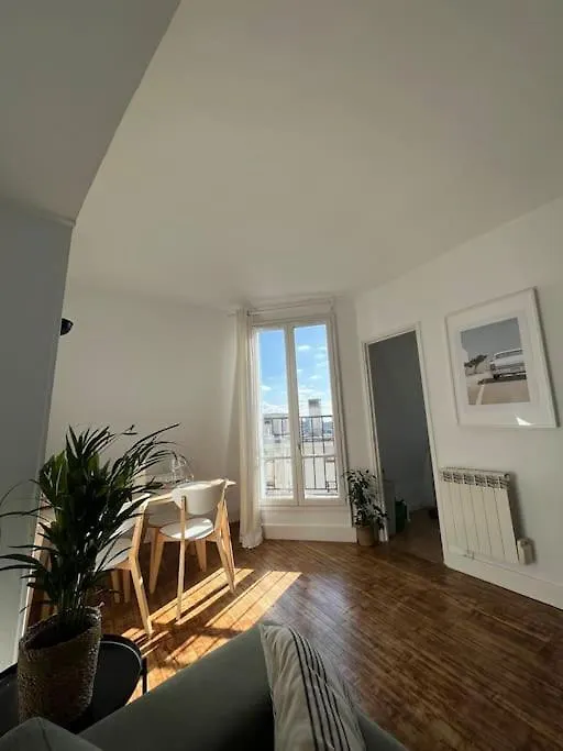 Appartement Parisien:Luminosite, Confort, Mobilite Apartment Paris